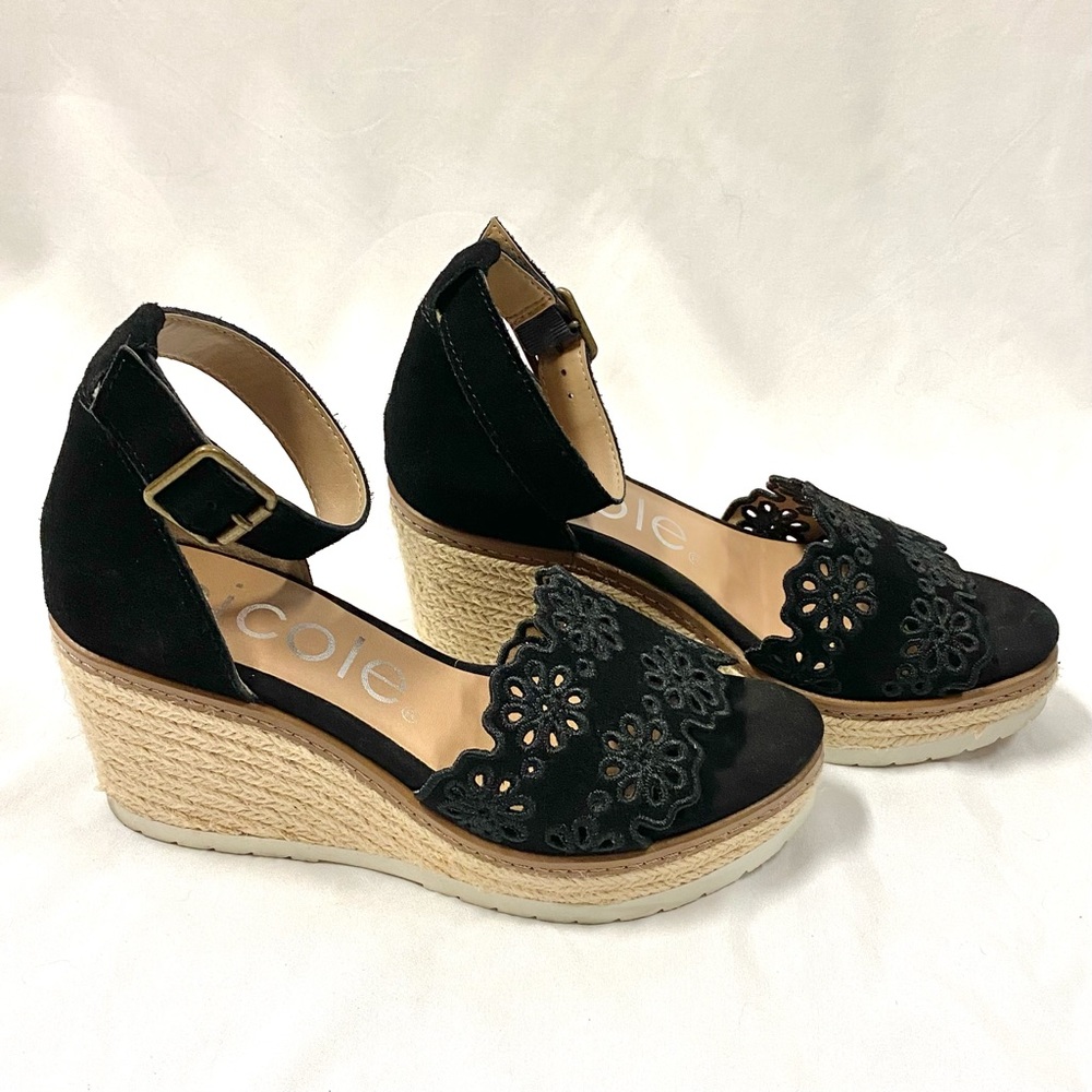 Black platform sandals